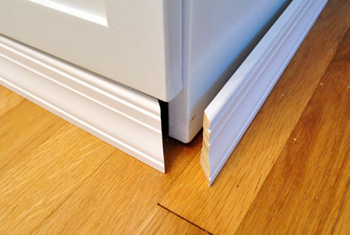 cabinet-bottom-molding