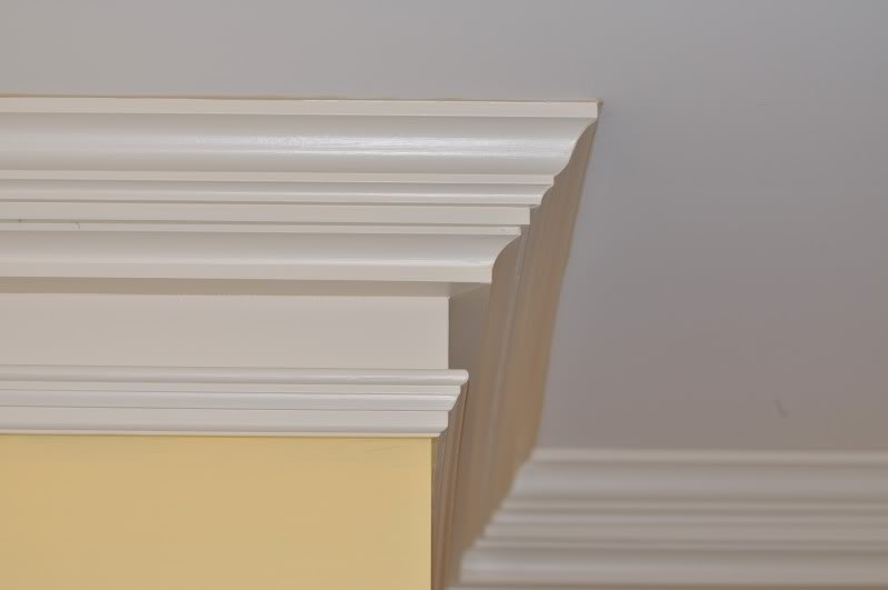 kitchen-cabinet-crown-molding-remodeling