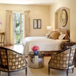 crown-molding-matching-walls