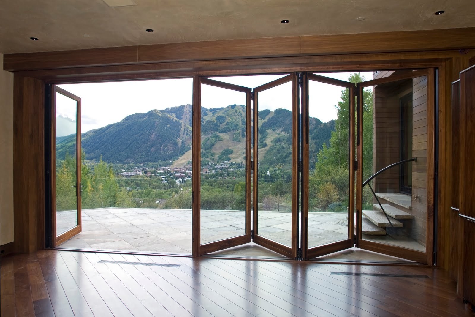 giant-wall-of-folding-glass