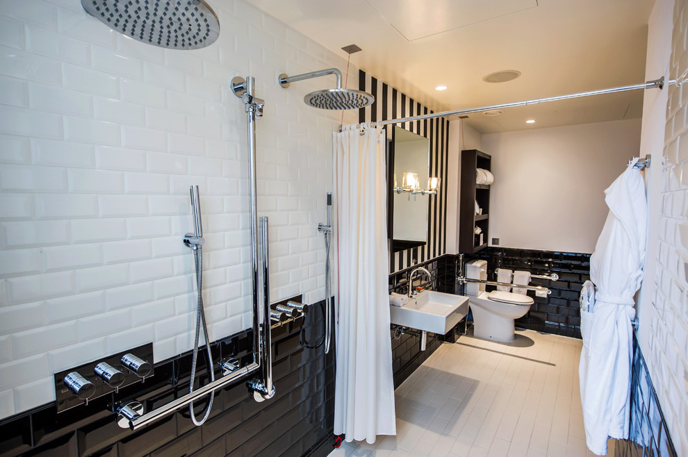 spacious-shower-white-curtains