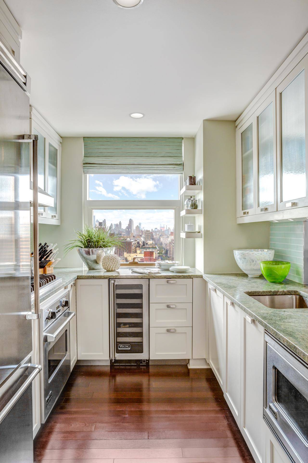 small-kitchen-with-white-shaker-cabinets-rta-glass-panels