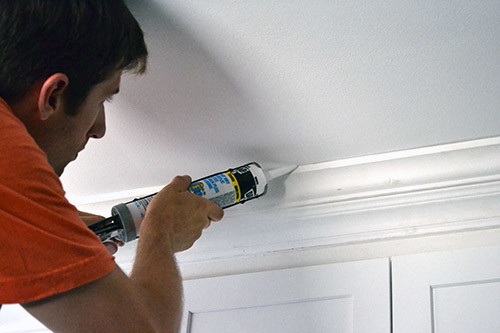 caulking-crown-molding