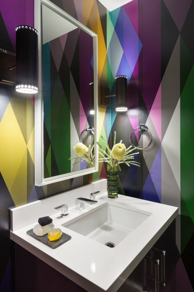 crazy-color-designed-background-wallpaper-for-bathrooms